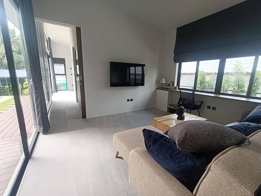 Villa Noon Hinkong Exteriör bild